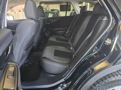 2021 Subaru Outback Premium 4DR SUV AWD   - Photo 11 - Hamilton, OH 45015