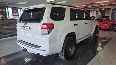 2011 Toyota 4Runner Limited 4DR SUV 4X4   - Photo 6 - Hamilton, OH 45015