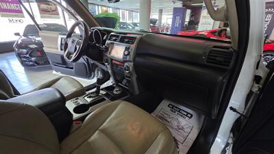 2011 Toyota 4Runner Limited 4DR SUV 4X4   - Photo 33 - Hamilton, OH 45015