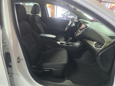 2024 Chevrolet Malibu LT 4DR SEDAN   - Photo 14 - Hamilton, OH 45015