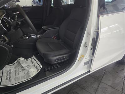 2024 Chevrolet Malibu LT 4DR SEDAN   - Photo 9 - Hamilton, OH 45015