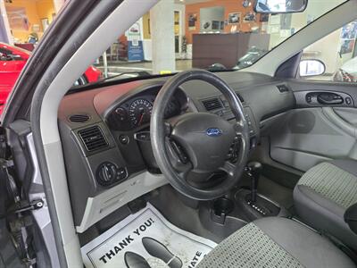2007 Ford Focus ZX4 S - Photo 8 - Hamilton, OH 45015