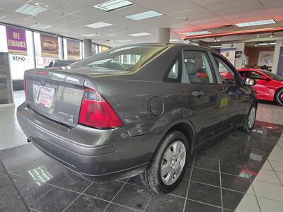 2007 Ford Focus ZX4 S - Photo 4 - Hamilton, OH 45015