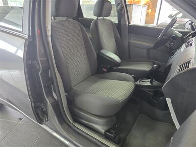 2007 Ford Focus ZX4 S - Photo 14 - Hamilton, OH 45015