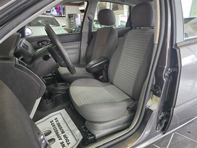 2007 Ford Focus ZX4 S - Photo 9 - Hamilton, OH 45015