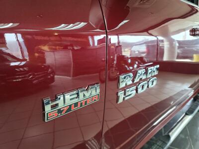 2017 RAM 1500 Express-CREW CAB-4X4-HEMI   - Photo 31 - Hamilton, OH 45015