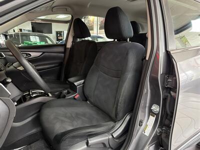 2016 Nissan Rogue S 4DR CROSSOVER   - Photo 10 - Hamilton, OH 45015