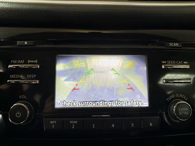 2016 Nissan Rogue S 4DR CROSSOVER   - Photo 16 - Hamilton, OH 45015