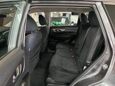 2016 Nissan Rogue S 4DR CROSSOVER   - Photo 18 - Hamilton, OH 45015