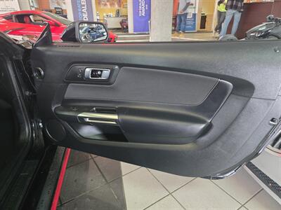 2019 Ford Mustang EcoBoost   - Photo 11 - Hamilton, OH 45015