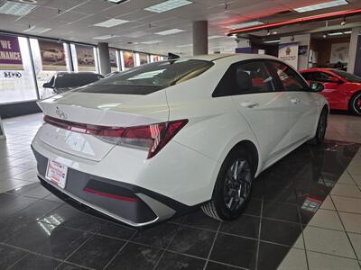2024 Hyundai ELANTRA SEL - Photo 4 - Hamilton, OH 45015