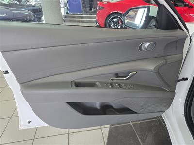 2024 Hyundai ELANTRA SEL - Photo 7 - Hamilton, OH 45015