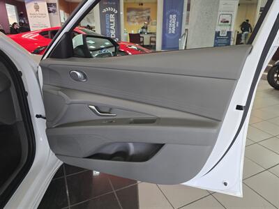 2024 Hyundai ELANTRA SEL - Photo 13 - Hamilton, OH 45015