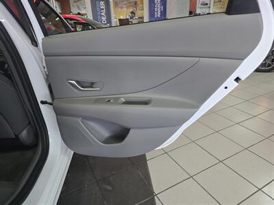 2024 Hyundai ELANTRA SEL - Photo 16 - Hamilton, OH 45015