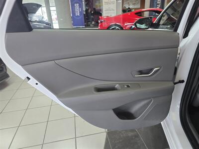 2024 Hyundai ELANTRA SEL - Photo 10 - Hamilton, OH 45015