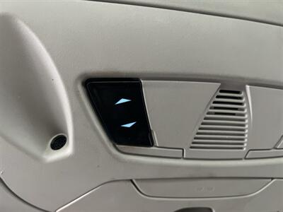 2015 Ford Transit Connect Titanium 4DR MINI-VAN   - Photo 17 - Hamilton, OH 45015