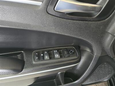 2022 Chrysler 300 Series Touring L 4DR SEDAN - Photo 17 - Hamilton, OH 45015