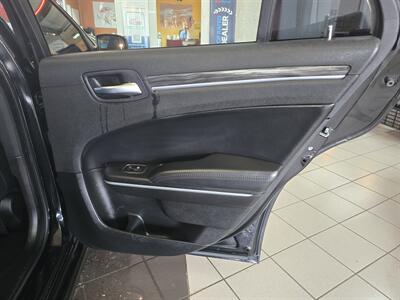 2022 Chrysler 300 Series Touring L 4DR SEDAN - Photo 15 - Hamilton, OH 45015