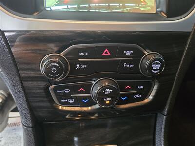 2022 Chrysler 300 Series Touring L 4DR SEDAN - Photo 21 - Hamilton, OH 45015