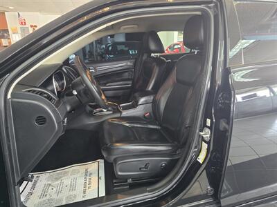 2022 Chrysler 300 Series Touring L 4DR SEDAN - Photo 9 - Hamilton, OH 45015