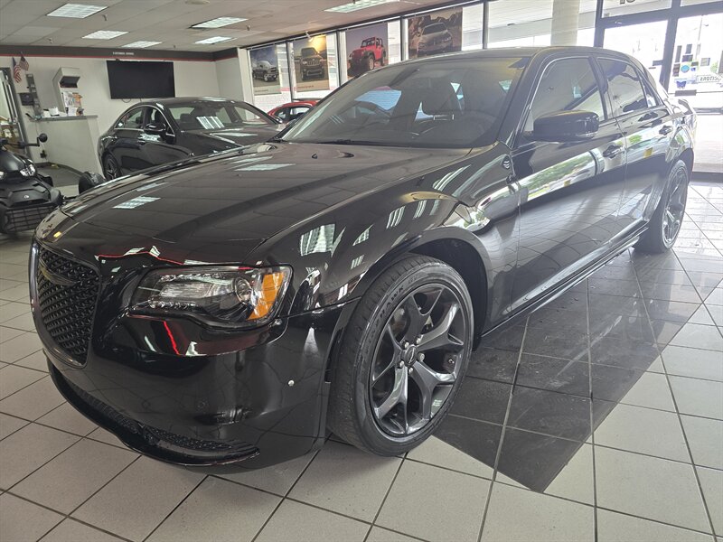 2022 Chrysler 300 Series Touring L 4DR SEDAN   - Photo 1 - Hamilton, OH 45015