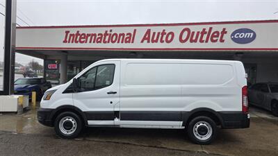 2022 Ford Transit 150 3DR SWB LOW ROOF CARGO VAN   - Photo 1 - Hamilton, OH 45015