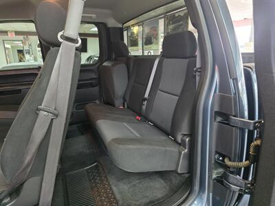 2010 Chevrolet Silverado 1500 LT EXTENDED CAB 4X4 - Photo 11 - Hamilton, OH 45015