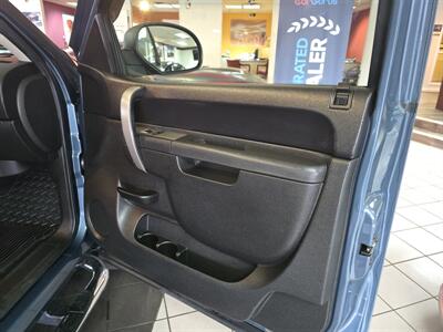 2010 Chevrolet Silverado 1500 LT EXTENDED CAB 4X4 - Photo 12 - Hamilton, OH 45015