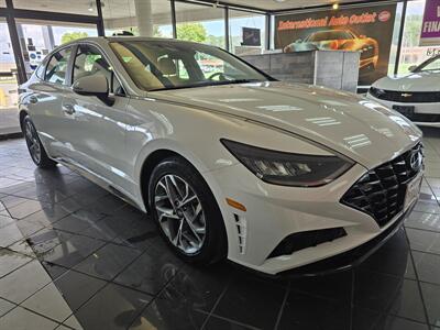 2023 Hyundai Sonata SEL 4DR SEDAN   - Photo 4 - Hamilton, OH 45015