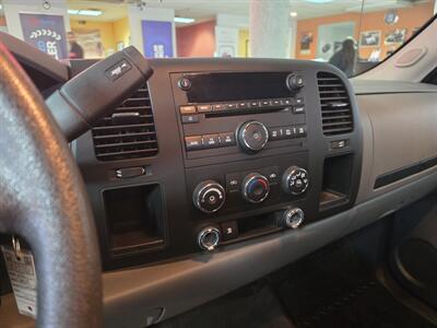 2011 Chevrolet Silverado 1500 LS 4DR EXTENDED CAB   - Photo 18 - Hamilton, OH 45015