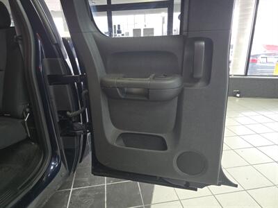 2011 Chevrolet Silverado 1500 LS 4DR EXTENDED CAB   - Photo 10 - Hamilton, OH 45015