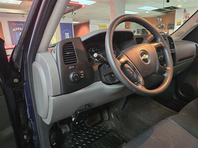 2011 Chevrolet Silverado 1500 LS 4DR EXTENDED CAB   - Photo 8 - Hamilton, OH 45015