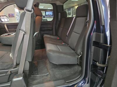 2011 Chevrolet Silverado 1500 LS 4DR EXTENDED CAB   - Photo 11 - Hamilton, OH 45015