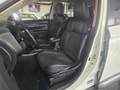 2019 Mitsubishi Outlander SE 4DR SUV AWD - Photo 9 - Hamilton, OH 45015