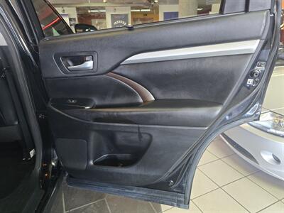 2017 Toyota Highlander XLE 4DR SUV AWD   - Photo 17 - Hamilton, OH 45015