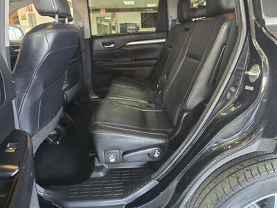 2017 Toyota Highlander XLE 4DR SUV AWD   - Photo 11 - Hamilton, OH 45015