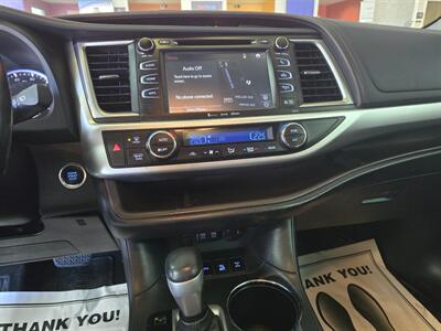 2017 Toyota Highlander XLE 4DR SUV AWD   - Photo 26 - Hamilton, OH 45015