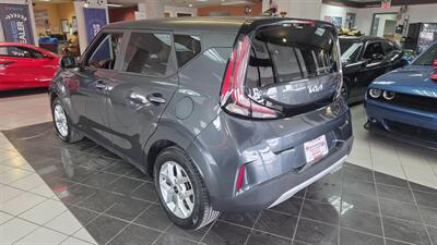 2023 Kia Soul LX 4DR CROSSOVER   - Photo 8 - Hamilton, OH 45015