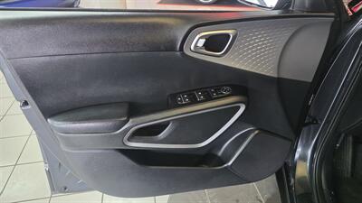 2023 Kia Soul LX 4DR CROSSOVER   - Photo 18 - Hamilton, OH 45015