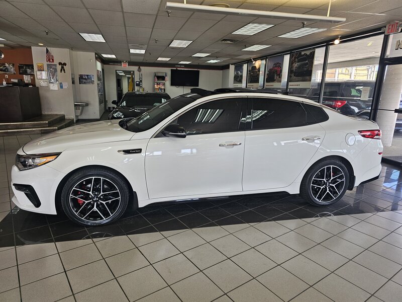 2019 Kia Optima SX Turbo   - Photo 1 - Hamilton, OH 45015