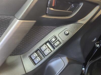 2018 Subaru Forester 2.5i Premium 4DR WAGON AWD - Photo 19 - Hamilton, OH 45015