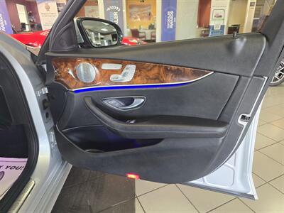 2017 Mercedes-Benz E 300 4DR SEDAN   - Photo 14 - Hamilton, OH 45015