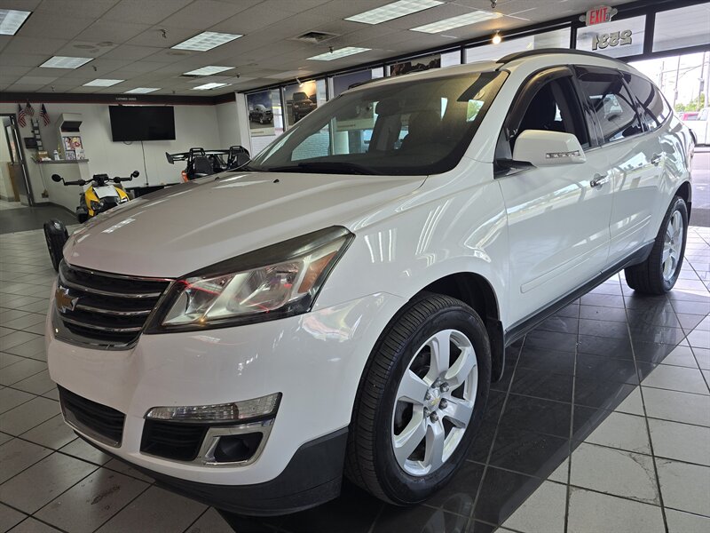 2017 Chevrolet Traverse LT 4DR SUV AWD   - Photo 1 - Hamilton, OH 45015