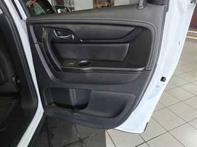 2017 Chevrolet Traverse LT 4DR SUV AWD - Photo 18 - Hamilton, OH 45015