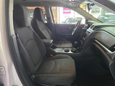 2017 Chevrolet Traverse LT 4DR SUV AWD - Photo 17 - Hamilton, OH 45015
