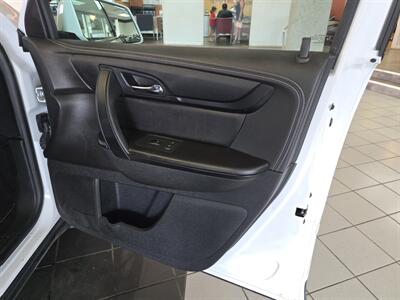 2017 Chevrolet Traverse LT 4DR SUV AWD - Photo 15 - Hamilton, OH 45015
