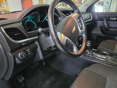 2017 Chevrolet Traverse LT 4DR SUV AWD - Photo 11 - Hamilton, OH 45015