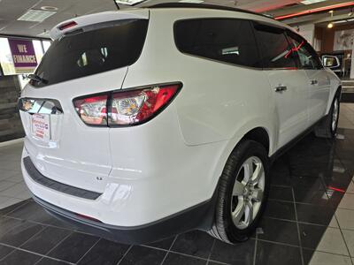 2017 Chevrolet Traverse LT 4DR SUV AWD - Photo 5 - Hamilton, OH 45015