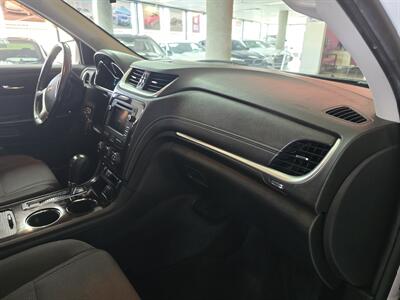 2017 Chevrolet Traverse LT 4DR SUV AWD - Photo 16 - Hamilton, OH 45015