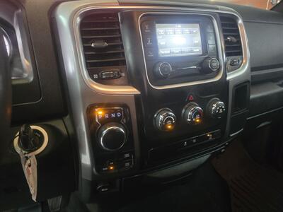 2024 RAM 1500 WARLOCK 4DR CREW CAB 4X4   - Photo 19 - Hamilton, OH 45015